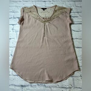 Express Blush Cap Sleeve Zip Up Blouse with Beige Lace Detail. Size Small. Layer